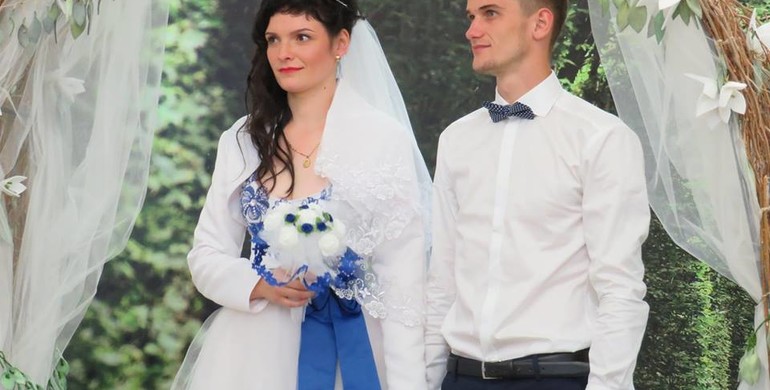У Рівному 555 пара молодят взяла "шлюб за добу" і поїде на заробітки до Польщі